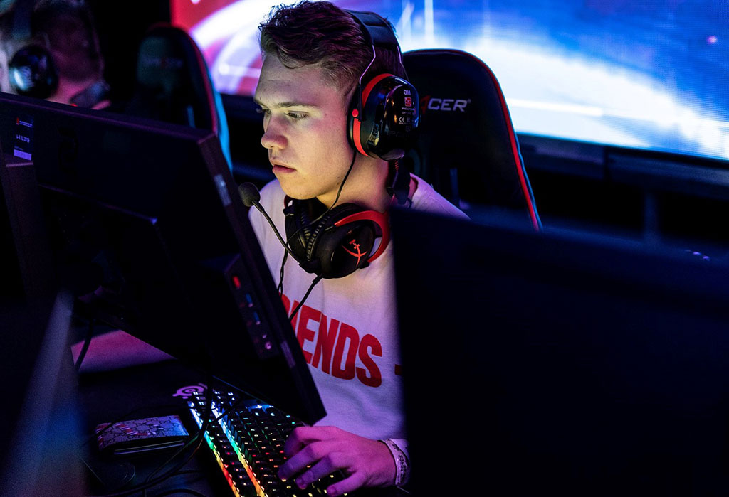 v4-student-esport-2022-02