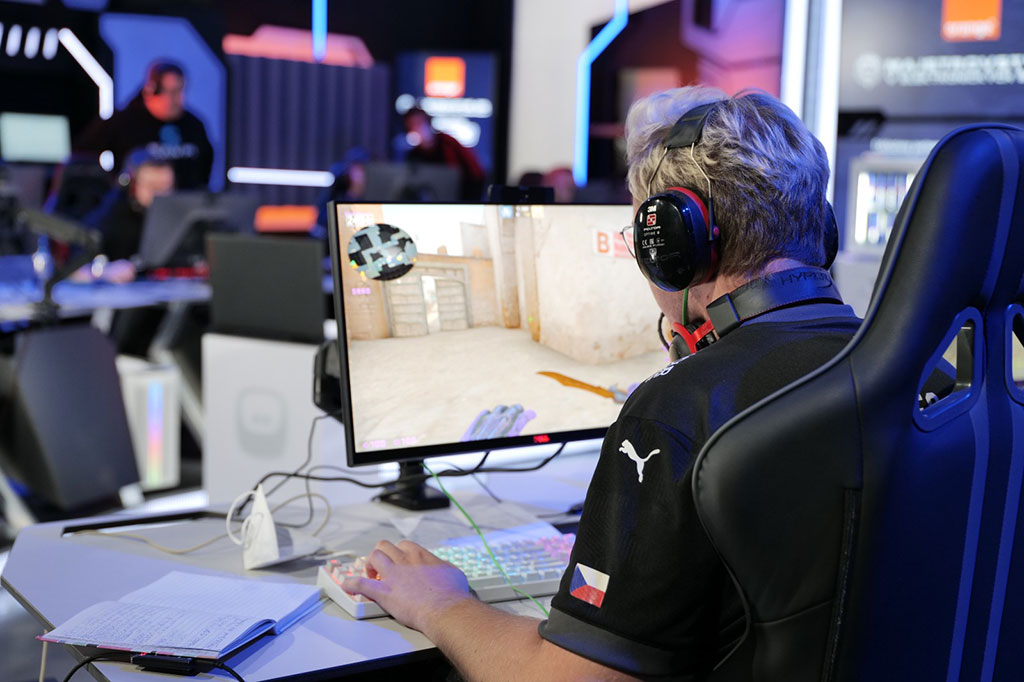 v4-student-esport-2022-03